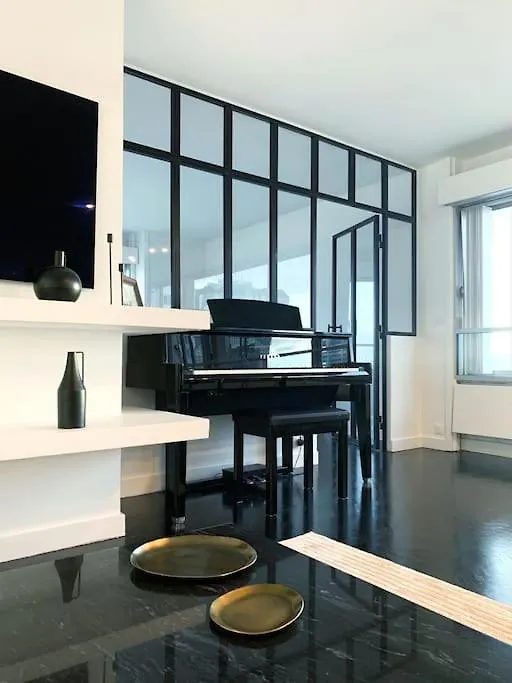 Rare 75M2 Parisian Apartment, Breathtaking Views! 0*, Paris